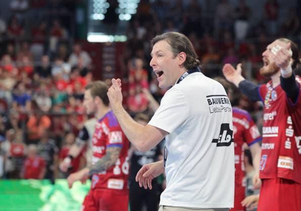 29 05 2026 Handball 1 Bundesliga DAIKIN HBL Season 2025 2026 33 Matchday HC Erlangen Metropolregion Nuremberg HCE Bergischer HC DaMa xdaxmax Johannes Sellin Coach HC Erlangen HCE indicates gestures directs gives instructions