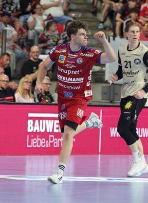29 05 2026 Handball 1 Bundesliga DAIKIN HBL Season 2025 2026 33 Matchday HC Erlangen Metropolitan Region Nuremberg HCE Bergischer HC DaMa xdaxmax cheers joy Tobias Buck 39, HC Erlangen HCE clenches fist fists