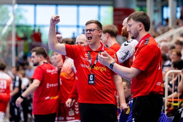 29 05 2026, 33 Matchday of the 2 Handball Bundesliga, TuSEM Essen HSG Nordhorn Lingen Goalkeeper Coach Dorian Wagner TuSEM Essen cheers Essen Am Hallo NRW Germany xRHR PHOTO DEx Copyright: DennisxEwert RHR-FOTOx RHR-FOTO DE