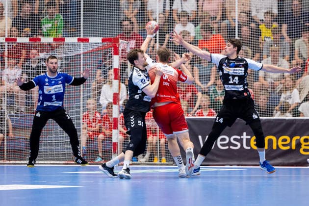 29 05 2026, 33 Matchday of the 2 Handball Bundesliga, TuSEM Essen HSG Nordhorn Lingen f l Goalkeeper Kristian van der Merwe HSG Nordhorn Lingen , Luka Sokolic HSG Nordhorn Lingen , Alexander Schoss TuSEM Essen , Ian Hütter HSG Nordhorn Lingen Essen Am Hallo NRW Germany xRHR PHOTO DEx Copyright: DennisxEwert RHR-FOTOx RHR-FOTO DE