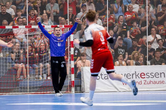 29 05 2026, 33 Matchday of the 2 Handball Bundesliga, TuSEM Essen HSG Nordhorn Lingen Goalkeeper Dominik Plaue TuSEM Essen cheers Essen Am Hallo NRW Germany xRHR PHOTO DEx Copyright: DennisxEwert RHR-FOTOx RHR-FOTO DE