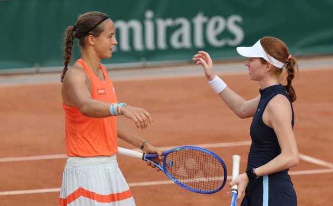 Belgian Hanne Vandewinkel and Australian Maya Joint look dejected after losing a doubles tennis match between Belgian-Australian pair Vandewinkel-Joint and Serbian-Kazakhstani pair Krunic-Danilina, in the second round of the women s doubles at the Roland Garros French Open tennis tournament, in Paris, France, Friday 29 May 2026. This year s tournament takes place from 18 May to 07 June. VIRGINIExLEFOUR  x175412180x