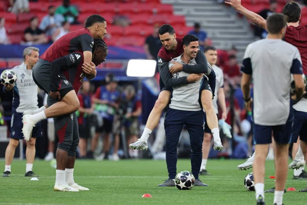 Mikel Artera (centre), head coach of Arsenal takes part in training at the Puskas Arena on 29 May 2026, on the eve of the UEFA Champions League 2025-26 Final soccer match between Paris Saint-Germain FC and Arsenal FC, in Budapest, Hungary. UEFA Champions League - Paris Saint-Germain FC v Arsenal FC