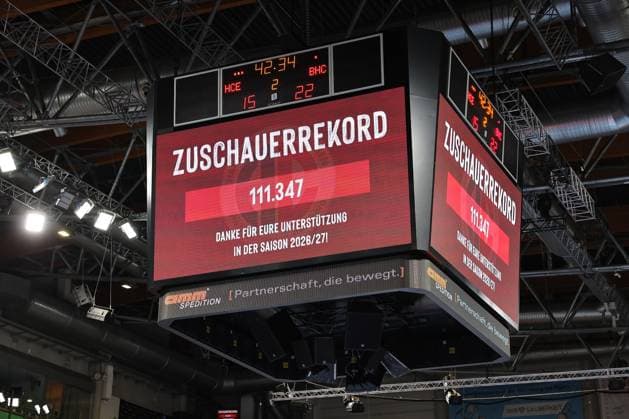 29 05 2026 Handball 1 Bundesliga DAIKIN HBL Season 2025 2026 33 Matchday HC Erlangen Metropolregion Nuremberg HCE Bergischer HC DaMa xdaxmax Symbol image Symbol photo Feature Impression Total number of spectators for the entire season Spectator record 111 347