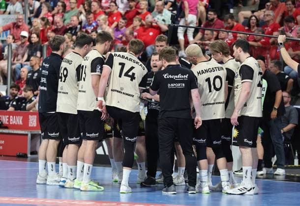 29 05 2026 Handball 1 Bundesliga DAIKIN HBL Season 2025 2026 33 Matchday HC Erlangen Metropolregion Nürnberg HCE Bergischer HC DaMa xdaxmax Arnor Thor Gunnarsson Coach, Bergischer HC gives instructions to team Team