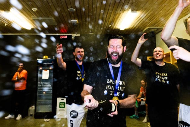 260529 IFK Kristianstads coach Anders Hallberg celebrates after winning the final four of the Mens Handball League between HK Malmö and IFK Kristianstad on May 29, 2026 in Malmö  Copyright: MATHILDAxSCHULER BB260529MA104