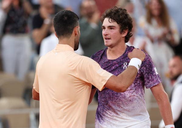 ROLAND GARROS 2026 Thierry Larret MAXPPP - PARIS (75) 29 05 2026 Thierry Larret Maxppp. Tennis. Roland Garros 2026. Internationaux de France de tennis. Stade Roland Garros, Paris (75). Le 29 Mai. Court Philippe CHATRIER : Joao FONSECA (BRA) vs Novak DJOKOVIC (SRB). PARIS (75) STADE ROLAND GARROS PARIS ILE DE FRANCE FRANCE  Copyright: xMAXPPPxThierryxLarretx TLR202605290551 TLR202605290551