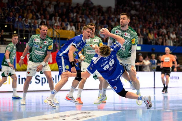 Tillman Leu ThSV Eisenach, 99 , Nejc Cehte Fuechse Berlin, 22 , Oskar Joelsson ThSV Eisenach, 03 GER, ThSV Eisenach vs Fuechse Berlin, 1 Daikin Handballbundesliga, Handball, Matchday 30, Season 2025 2026, 29 05 2026 GER, ThSV Eisenach vs Fuechse Berlin, 1 Daikin Handballbundesliga, Handball, Matchday 30, Season 2025 2026, 29 05 2026 Eisenach Copyright: xEibner-Pressefoto MartinxHerbstx EP_MHT