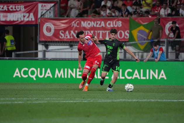 Mattia Liberali del Catanzaro e Lorenzo Lucchesi dell AC Monza durante la partita tra Monza e Catanzaro, del Campionato italiano di calcio Serie BKT 2025 2026, Venerdi 29 Maggio 2026, - calcio ( Photo by Alessio Morgese LaPresse )  Copyright: xAlessioxMorgesex xLaPressex