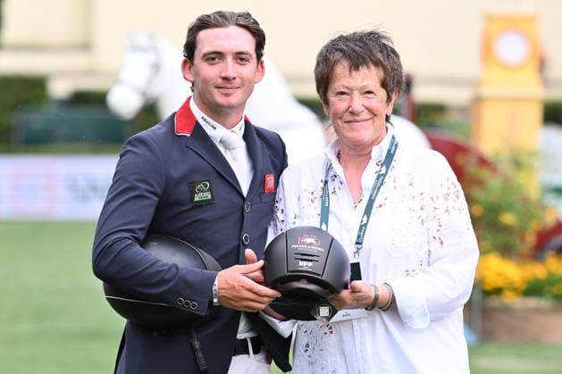 IPA85168737 - Jack WHITAKER (GBR) and JACK JL winner of the award presented by ENI with Lelia Polini of KEP Italia during the 93rd CSIO Roma 2026 Competition No. 5 - NATIONS CUP INTESA SANPAOLO Two rounds competition - h. 160 Prize Money: 220,000 Ä on May 29, 2026 at Piazza di Siena in Rome, Italy.  Copyright: xDomenicoxCippitelli IPAxSportx xx 85168737