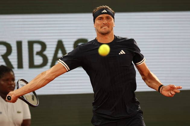 ROLAND GARROS 2026 Thierry Larret MAXPPP - PARIS (75) 29 05 2026 Thierry Larret Maxppp. Tennis. Roland Garros 2026. Internationaux de France de tennis. Stade Roland Garros, Paris (75). Le 29 Mai. Court Philippe CHATRIER : Quentin HALYS (FRA) vs Alexander ZVEREV (GER). -- Roland Garros French Open tennis tournament, in Paris, France, on 29 May 2026 PARIS (75) STADE ROLAND GARROS PARIS ILE DE FRANCE FRANCE  Copyright: xMAXPPPxThierryxLarretx TLR202605290673 TLR202605290673