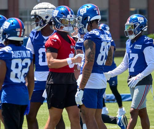 New York Giants quarterback Jaxson Dart (6) and wide receiver Isaiah Hodgins (89) during organized team activities at the Quest Diagnostics Training Center in East Rutherford, New Jersey on Friday, May 29, 2026. CSM East Rutherford United States - ZUMAc04_ 20260529_zma_c04_014 Copyright: xDuncanxWilliamsx