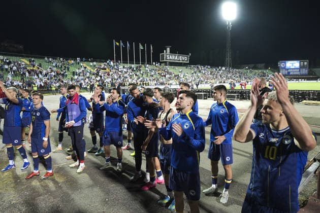 Bosnia and Herzegovina v North Macedonia - Friendlies SARAJEVO, BOSNIA AND HERZEGOVINA - MAY 29: Bosnia and Herzegovina team greet the crowd at athe end of the International Friendly, Länderspiel, Nationalmannschaft football match between Bosnia and Herzegovina and North Macedonia at the Asim Ferhatovic Hase Stadium in Sarajevo, Bosnia and Herzegovina, on May 29, 2026. Samir Jordamovic Anadolu Sarajevo Bosnia and Herzegovina. Editorial use only. Please get in touch for any other usage.  Copyright: x2026xAnadoluxSamirxJordamovicx