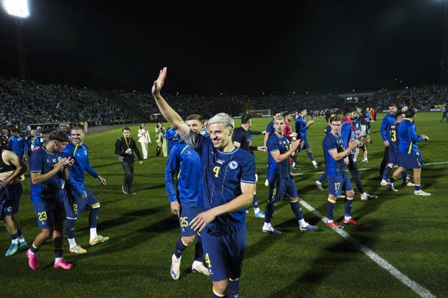 Bosnia and Herzegovina v North Macedonia - Friendlies SARAJEVO, BOSNIA AND HERZEGOVINA - MAY 29: Bosnia and Herzegovina team greet the crowd at athe end of the International Friendly, Länderspiel, Nationalmannschaft football match between Bosnia and Herzegovina and North Macedonia at the Asim Ferhatovic Hase Stadium in Sarajevo, Bosnia and Herzegovina, on May 29, 2026. Samir Jordamovic Anadolu Sarajevo Bosnia and Herzegovina. Editorial use only. Please get in touch for any other usage.  Copyright: x2026xAnadoluxSamirxJordamovicx