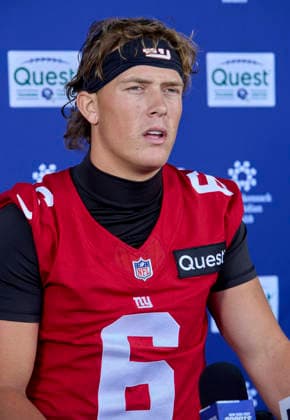 New York quarterback Jaxson Dart (6) address the media during organized team activities at the Quest Diagnostics Training Center in East Rutherford, New Jersey on Friday, May 29, 2026. CSM East Rutherford United States - ZUMAc04_ 20260529_zma_c04_049 Copyright: xDuncanxWilliamsx