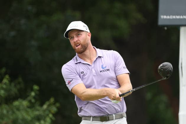 FORT WORTH, TX - MAY 29: Chris Kirk (USA) hits from the 12th tee during the second round of the Charles Schwab Challenge on May 29, 2026 at Colonial Country Club in Fort Worth, TX. (Photo by George Walker Icon Sportswire) GOLF: MAY 29 PGA, Golf Herren Charles Schwab Challenge EDITORIAL USE ONLY Icon26052906