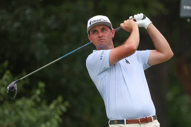 FORT WORTH, TX - MAY 29: J.T. Poston (USA) hits from the 12th tee during the second round of the Charles Schwab Challenge on May 29, 2026 at Colonial Country Club in Fort Worth, TX. (Photo by George Walker Icon Sportswire) GOLF: MAY 29 PGA, Golf Herren Charles Schwab Challenge EDITORIAL USE ONLY Icon26052925