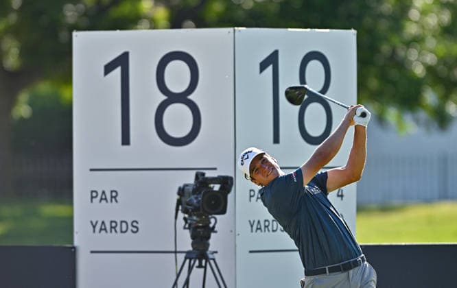 FORTH WORTH, TX - MAY 29: Adrien Dumont de Chassart hits from the eighteenth teebox during the second round of the PGA, Golf Herren Charles Schwab Challenge at Colonial Country Club on Friday, May 29, 2026 in Fort Worth, TX. (Photo by Austin McAfee Icon Sportswire) GOLF: MAY 29 PGA Charles Schwab Challenge EDITORIAL USE ONLY Icon260529001