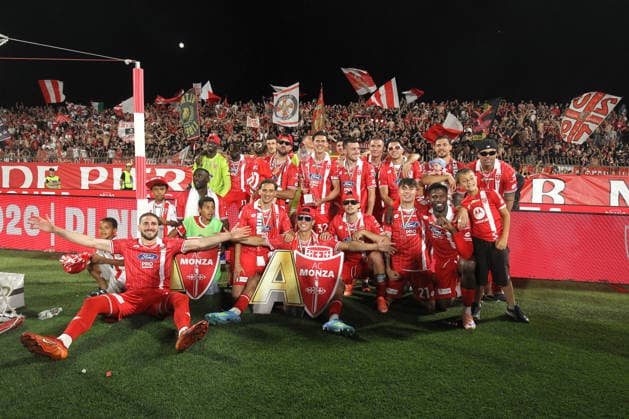 SQUADRA, team group, Mannschaftsbild, Totale Monza, Serie B, 2025-26, Monza vs Catanzaro 0-2, 29-05-2026, Esultanza, Celebration, Jubel SERIE B 2025-26 FINALE PLAY OFF RITORNO MONZA-CATANZARO 0-2