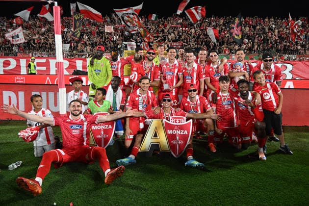 SQUADRA, team group, Mannschaftsbild, Totale Monza, Serie B, 2025-26, Monza vs Catanzaro 0-2, 29-05-2026, Esultanza, Celebration, Jubel SERIE B 2025-26 FINALE PLAY OFF RITORNO MONZA-CATANZARO 0-2