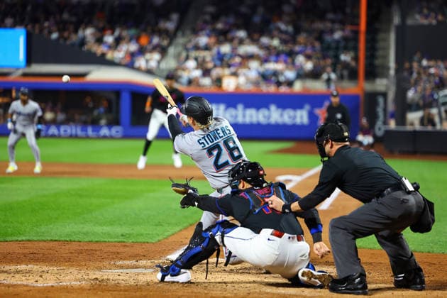 Miami Marlins v New York Mets - MLB, Baseball Herren, USA Miami Marlins player Kyle Stowers, 28, doubles to drive in a run during the fifth inning of a baseball game against the New York Mets at Citi Field in Corona, New York, on May 29, 2026. Flushing United States  Copyright: xGordonxDonovanx originalFilename:donovan-mlbmiami260529_npC46.jpg