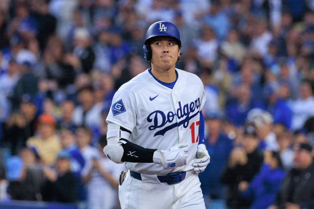 May 29, 2026, Los Angeles, California, USA: Shohei Ohtani 17 of the Los Angeles Dodgers returns to the dugout after hitting a solo home run in the third inning during a regular season MLB, Baseball Herren, USA game against the Philadelphia Phillies on Friday May 29, 2026 at Dodger Stadium in Los Angeles, California. Dodgers defeat Phillies, 4-2. JAVIER ROJAS PI Los Angeles USA - ZUMAp124 20260529_zaa_p124_016 Copyright: xJavierxRojasx