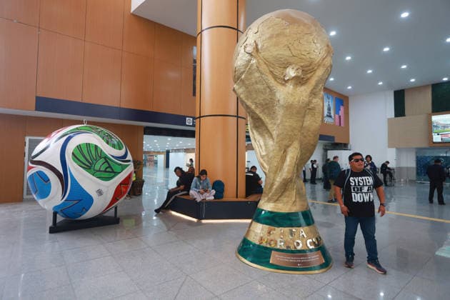 Mexico City continues its preparations to host 2026 FIFA World Cup, WM, Weltmeisterschaft, Fussball MEXICO CITY, MEXICO - MAY 29: Figures representing the FIFA World Cup trophy and the official match ball, Trionda, created by Mexican artisans, are displayed at Benito Juarez International Airport, in Mexico City, Mexico on May 29, 2026. Mexico City continues its preparation to host FIFA World Cup matches for the third time, having previously hosted the tournament in 1970 and 1986, as Mexico co-hosts the upcoming edition alongside the United States and Canada. Daniel Cardenas Anadolu Mexico City Mexico. Editorial use only. Please get in touch for any other usage. Copyright: x2026xAnadoluxDanielxCardenasx
