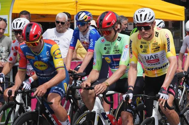 May 29, 2026, Chateau Gontier Sur Mayenne, Bretagne, FRANCE: Mads Pedersen Jakob SoÂ¶derqvist and JOHANSEN Julius during the of the Boucles de la Mayenne - Cro dit Mutuel, UCI ProSeries Cycling event, 1ere etape Saint Berthevin - Chateau gontier sur Mayenne on 29 May 2026 in Chateau gontier sur Mayenne, France: photos . 1ere Etape BOUCLE DE LA MAYENNE - 29 05 2026  - ZUMAl193 20260529_zsp_l193_040 Copyright: xLaurentxLairysx