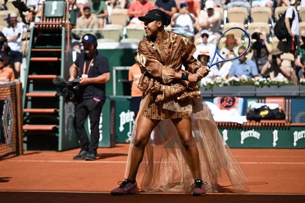 2026 French Open, Roland-Garros - Day 7 PARIS, FRANCE - MAY 30: Japan s Naomi Osaka and United States Iva Jovic (not seen) compete during their women s singles match on day 7 of the French Open tennis tournament on Court Philippe-Chatrier at the Roland-Garros Complex in Paris on May 30, 2026. Burak Akbulut Anadolu Paris France. Editorial use only. Please get in touch for any other usage.  Copyright: x2026xAnadoluxBurakxAkbulutx