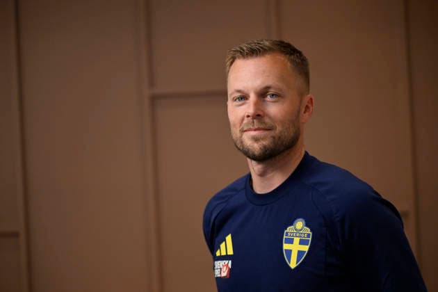 STOCKHOLM, SWEDEN 20260530 Assistant to the Swedish Football Association Sebastian Larsson during a press conference with the national team s management staff at the players hotel Scandic Park ahead of the World Cup STOCKHOLM SWEDEN x10050x  Copyright: xPontusxLundahl TTx PRESS MEETING NATIONAL TEAM MANAGEMENT STAFF BEFORE THE WORLD CUP