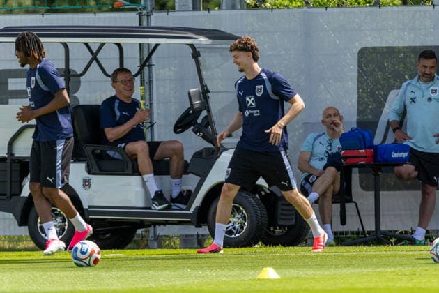 SOCCER - AUT vs TUN, test match VIENNA,AUSTRIA,30.MAY.26 - SOCCER - OEFB international test match, Austria vs Tunisia, preview, training team AUT. Image shows head coach Ralf Rangnick and Paul Wanner (AUT).  GEPAxpictures xPhilippxBrem