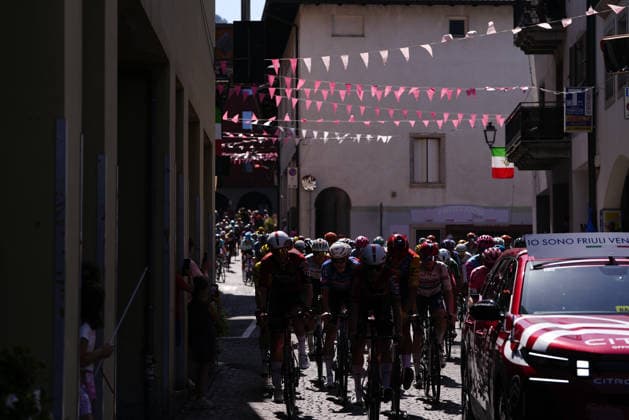 The pack rides during Stage 20 of the Giro d™Italia, from Gemona del Friuli to Piancavallo, Italy, Saturday,May 30, 2026.  Copyright: xFabioxFerrarix xLaPressex