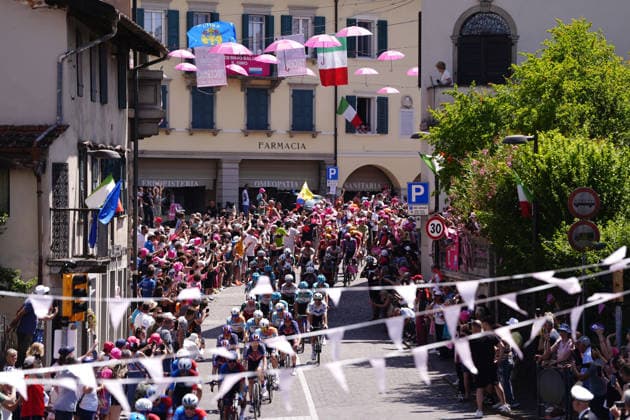 The pack rides during Stage 20 of the Giro d™Italia, from Gemona del Friuli to Piancavallo, Italy, Saturday,May 30, 2026.  Copyright: xFabioxFerrarix xLaPressex
