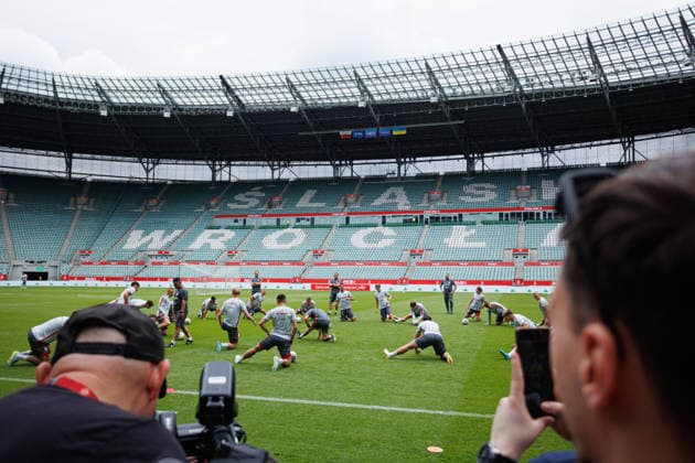 Players of Poland seen during Official press conference, PK, Pressekonferenz and training of Poland National football team before Friendly match game against Ukraine (Ernest Kolodziej Ball Raw Images) Wroclaw Tarczynski Arena Poland Copyright: xErnestxKolodziejx ernestkolodziej_poland_conference_2526_OL_5203