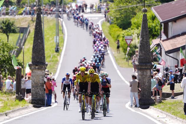 The pack rides during Stage 20 of the Giro d™Italia, from Gemona del Friuli to Piancavallo, Italy, Saturday,May 30, 2026.  Copyright: xFabioxFerrarix xLaPressex
