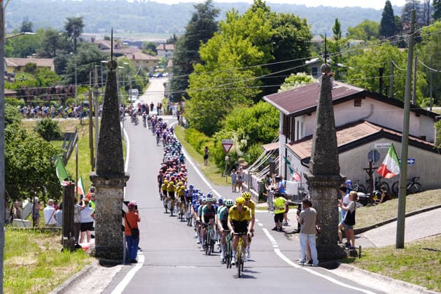 The pack rides during Stage 20 of the Giro d™Italia, from Gemona del Friuli to Piancavallo, Italy, Saturday,May 30, 2026.  Copyright: xFabioxFerrarix xLaPressex