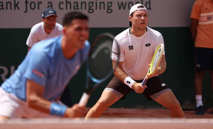 TENNIS - French Open 2026 PARIS,FRANCE,30.MAY.26 - TENNIS - ATP, Tennis Herren World Tour, French Open, Roland Garros, Grand Slam. Image shows Alexander Erler (AUT) and Lucas Miedler (AUT).  GEPAxpictures xMatthiasxHauer