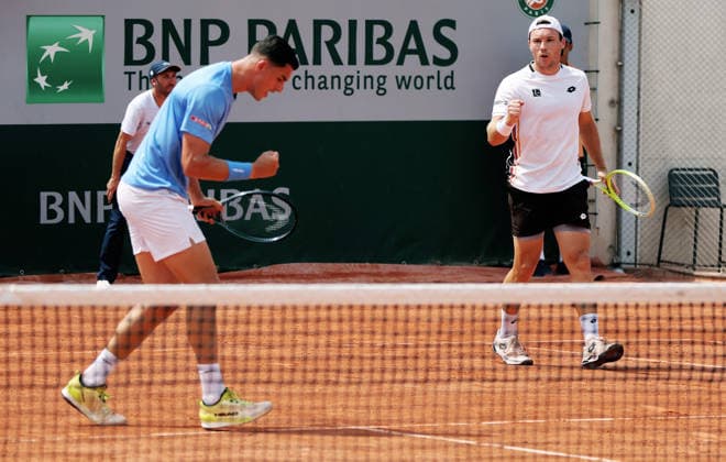 TENNIS - French Open 2026 PARIS,FRANCE,30.MAY.26 - TENNIS - ATP, Tennis Herren World Tour, French Open, Roland Garros, Grand Slam. Image shows Alexander Erler (AUT) and Lucas Miedler (AUT).  GEPAxpictures xMatthiasxHauer