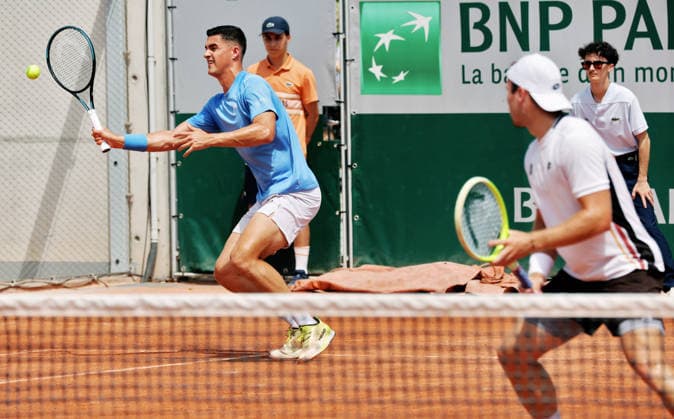 TENNIS - French Open 2026 PARIS,FRANCE,30.MAY.26 - TENNIS - ATP, Tennis Herren World Tour, French Open, Roland Garros, Grand Slam. Image shows Alexander Erler (AUT) and Lucas Miedler (AUT).  GEPAxpictures xMatthiasxHauer