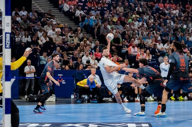 Hamburg 30 05 2026, Handball, Men, EHF European League Men 2025 26, Semi-final, Montpellier Handball THW Kiel Harald Reinkind THW Kiel, 6 on goal throw