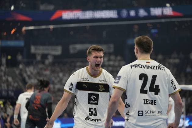 Nikola Bilyk 53 THW Kiel cheers loudly and clenches his fists, next to him stands Lukas Zerbe 24 THW Kiel Montpellier HB players can be seen in the background EHF European League THW Kiel Montpellier HB, 30 05 2026, Hamburg, Barclays Arena Copyright: xPhilippHeistx