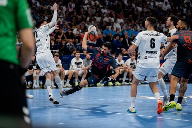 Hamburg 30 05 2026, Handball, Men, EHF European League Men 2025 26, Semi-final, Montpellier Handball THW Kiel Agustin Casado Montpellier Handball, 18 on goal throw