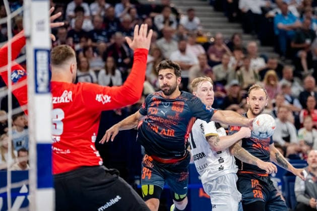 Hamburg 30 05 2026, Handball, Men, EHF European League Men 2025 26, Semi-final, Montpellier Handball THW Kiel David Balaguer Montpellier Handball, 34 on goal throw against Andreas Wolff THW Kiel, 33