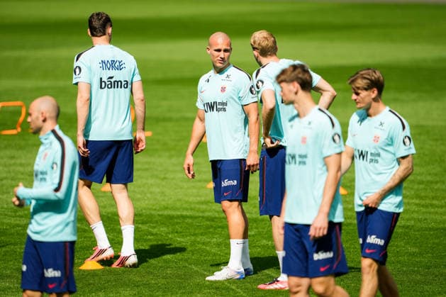 Training with the Norwegian men s national football team Oslo 20260530 Leo Skiri ostigard during training with the Norwegian men s national football team at Ullevaal Stadium on Saturday Photo Beate Oma Dahle NTB Oslo Norway EDITORIAL USE ONLY RESTRICTED USE FOR BETTING COMPANIES  Copyright: xBeatexOmaxDahlex xNTBx