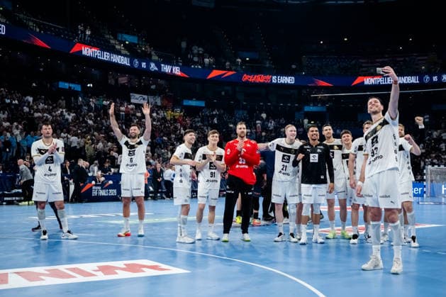Hamburg 30 05 2026, Handball, Men, EHF European League Men 2025 26, Semi-final, Montpellier Handball THW Kiel Victory selfie on the pitch after the match