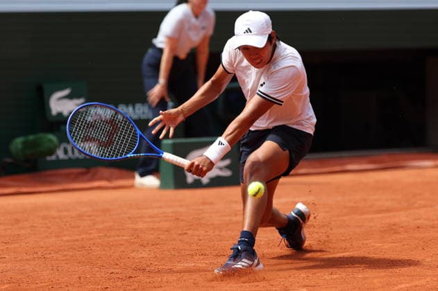 ROLAND GARROS 2026 Thierry Larret MAXPPP - PARIS (75) 30 05 2026 Thierry Larret Maxppp. Tennis. Roland Garros 2026. Internationaux de France de tennis. Stade Roland Garros, Paris (75). Le 30 Mai. Court Philippe CHATRIER : Flavio COBOLLI (ITA) vs Learner TIEN (USA). PARIS (75) STADE ROLAND GARROS PARIS ILE DE FRANCE FRANCE  Copyright: xMAXPPPxThierryxLarretx TLR202605301885 TLR202605301885
