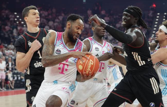 Bonns 4 GARRETT vs Bayerns 32 Wenyen GABRIEL Basketball, Bayern Bonn Bundesliga, FC Bayern Basketball Telekom Baskets Bonn, Playoff Semifinal, 1 Game, Season 2025 2026, 30 05 2026, in Munich, S A P G A R D E N, Germany Source Copyright Credit Oryk HAIST xBASKETBALL-BAYERN-BONNx