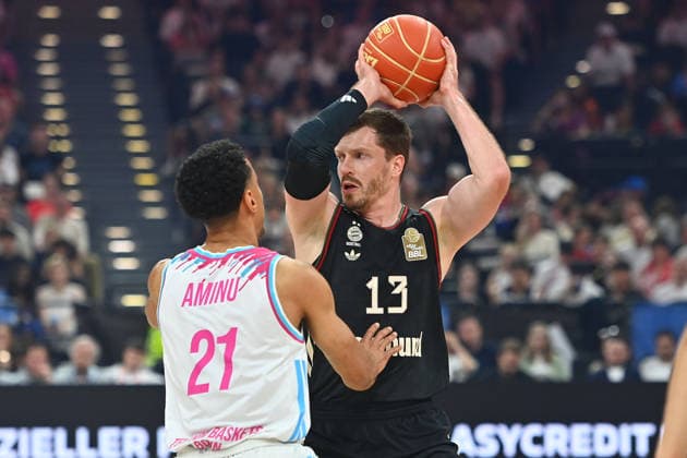 Andreas OBST FCB , Action,duel against Joel AMINU Bonn Basketball BBL,Season 2025 2026 ,1 Play Off Semifinal FC Bayern Muenchen Telekom Baskets Bonn on 30 05 2025, S A P G A R D EN