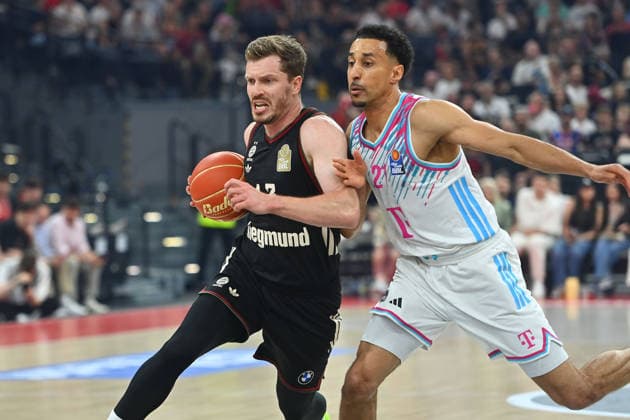 Andreas OBST FCB , Action,duel against Joel AMINU Bonn Basketball BBL,Season 2025 2026 ,1 Play Off Semifinal FC Bayern Muenchen Telekom Baskets Bonn on 30 05 2025, S A P G A R D EN