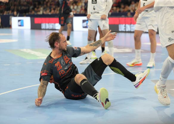 photo Loser on the ground , Valentin PORTE Montpellier Handball Men on Sat 30 05 2026 Mens EHF European League , Final Four in Hamburg THW Kiel Montpellier , Semifinal
